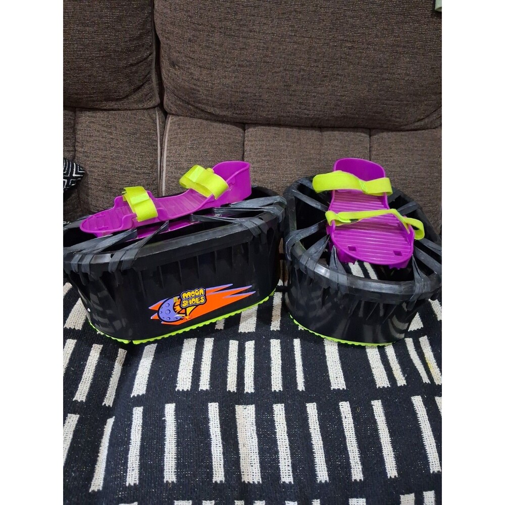 Big Time Toy Moon Shoes Nickelodeon One Size Adjustable W/ Bands Bounce Purple